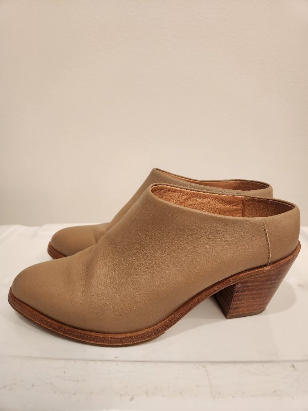 Poppy Barley Low Heeled Mule in Biscotti Size 7